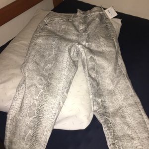 Size 4 snakeskin Zara jeans never worn